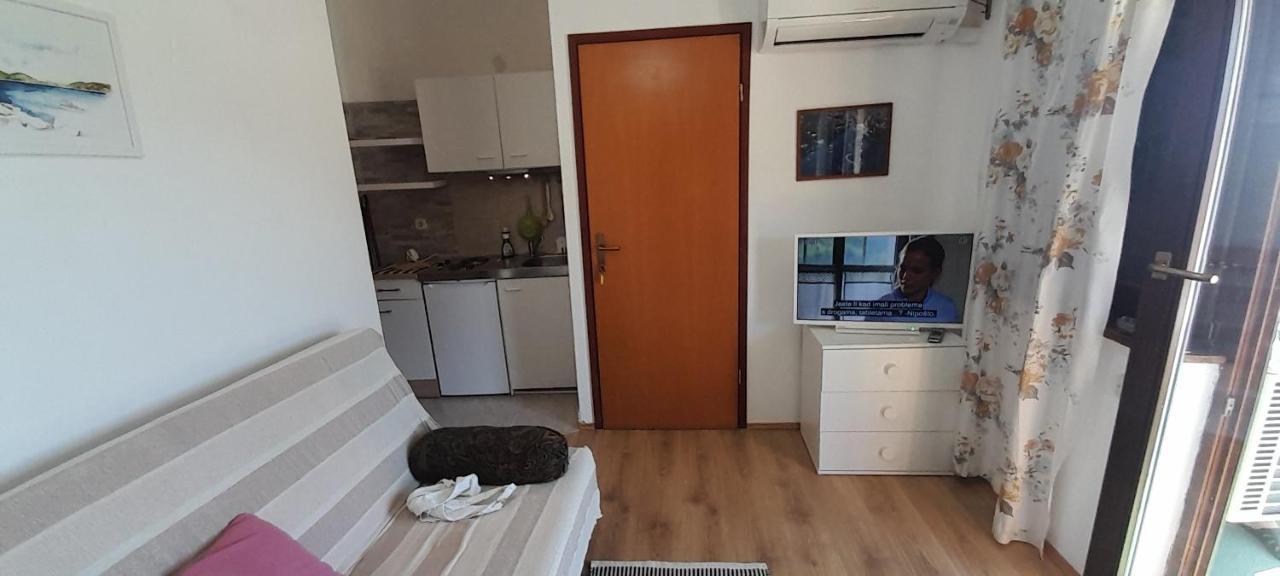 Vala Apartment Bozava Bagian luar foto